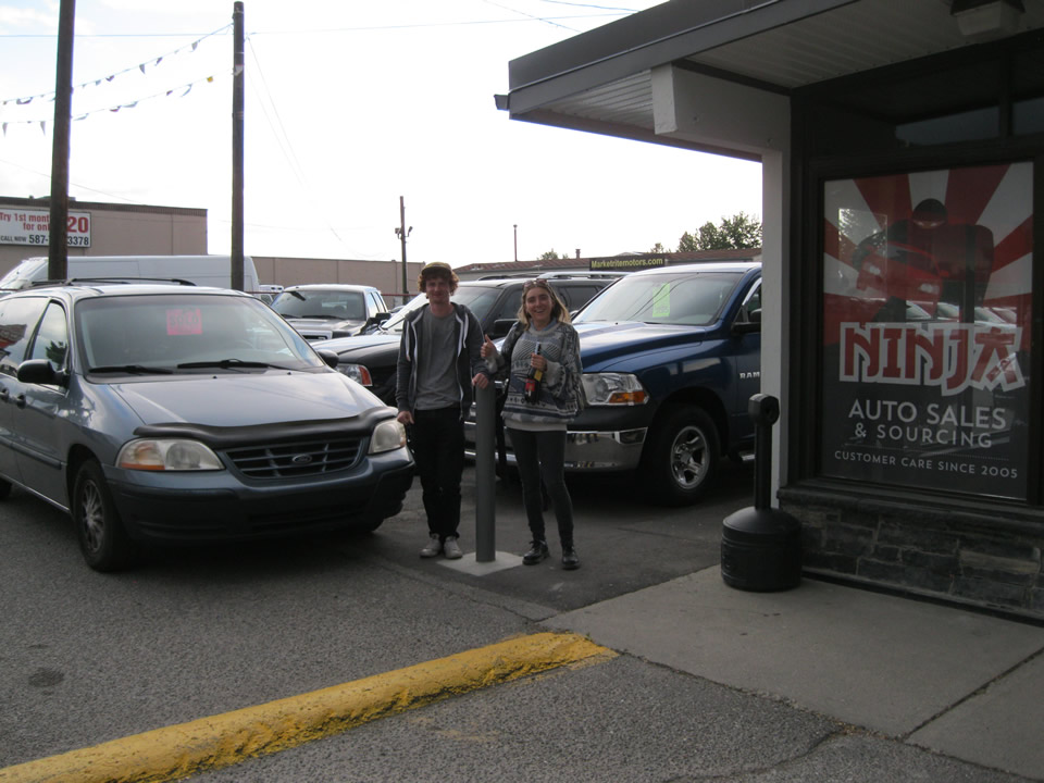 Harry & Jess with their new Ford Windstar